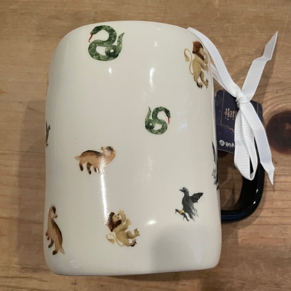 NWT Harry Potter Rae Dunn Hogwarts Mug 4 Houses 2024 Release Collectible - Picture 5 of 5